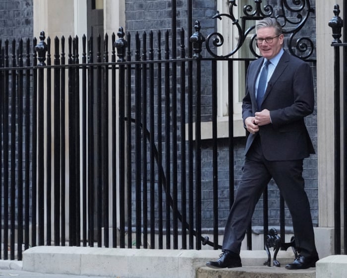 Starmer pleads for government to unite in fightback after difficult week