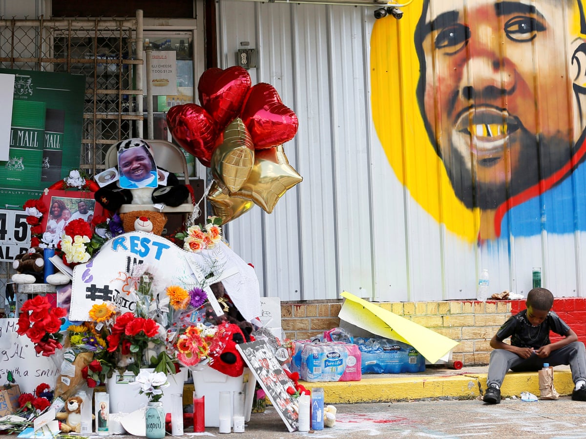 Alton Sterling shooting: two police officers will not be charged with any  crime | Alton Sterling shooting | The Guardian