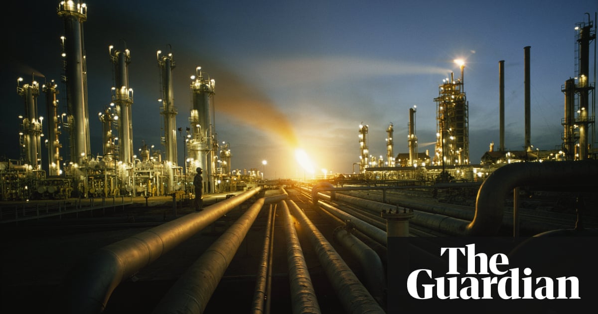 IEA accused of undermining global shift from fossil fuels | Environment | The Guardian