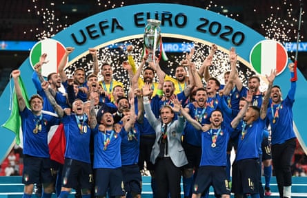 Giorgio Chiellini lifts the Euro 2020 trophy.
