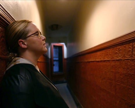 2021, THE HUMANS<br>AMY SCHUMER Film 'THE HUMANS' (2021) film still Directed By STEPHEN KARAM 12 September 2021 SBD12010 Allstar/A24 **WARNING** This Photograph is for editorial use only and is the copyright of A24 and/or the Photographer assigned by the Film or Production Company & can only be reproduced by publications in conjunction with the promotion of the above Film. A Mandatory Credit To A24 is required. The Photographer should also be credited when known. No commercial use can be granted without written authority from the Film Company.