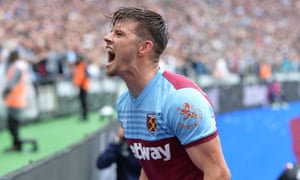 Aaron Cresswell Seals Victory For West Ham Over Toothless Manchester United Football The Guardian