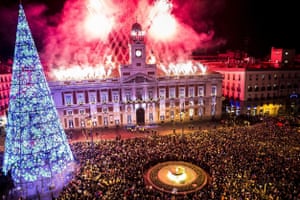 Celebrations at Madrid’s Puerta del Sol clock