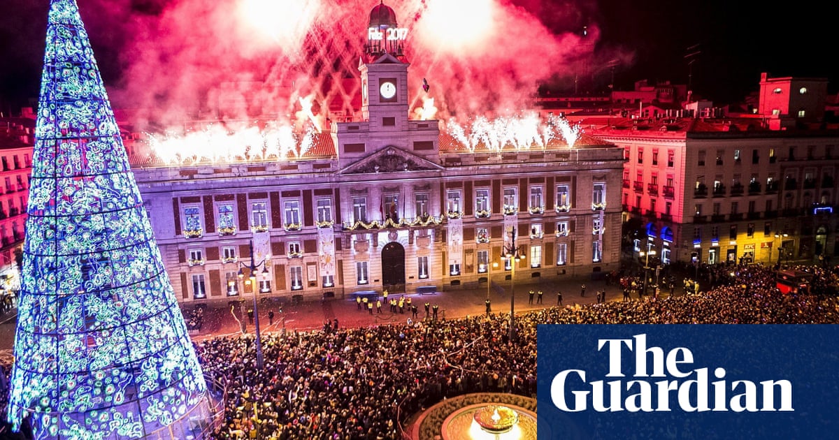 New year’s eve 2016 celebrations – in pictures New Year’s Eve 2016 celebrations – in pictures | Life and style | The