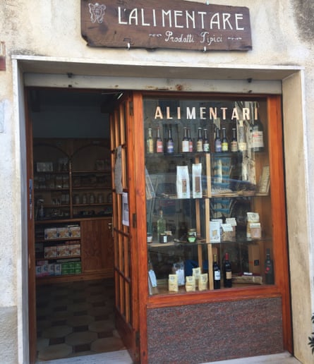 The grocery in Fiumefreddo Bruzio, just up the road from Belmonte.