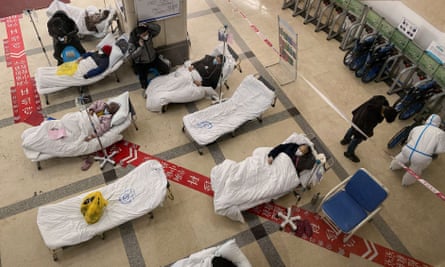 Coronavirus patients in the lobby of the Chongqing No.  5 People's Hospital in China's southwestern city of Chongqing.