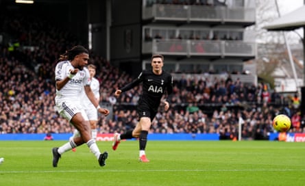 Alex Iwobi doubles Fulham’s lead against Spurs