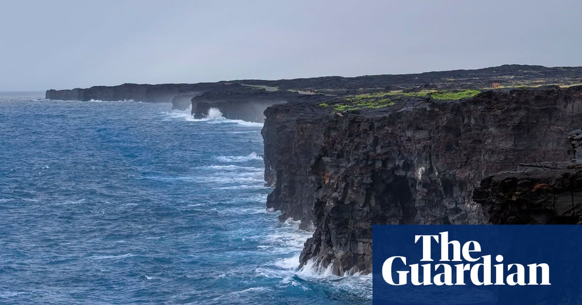 Hawaii’s centuries-old sea arch collapses into Pacific after series of rough storms