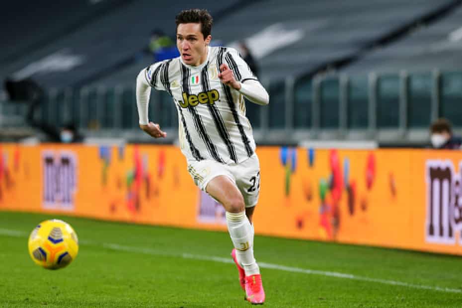 Federico Chiesa in action against Lazio