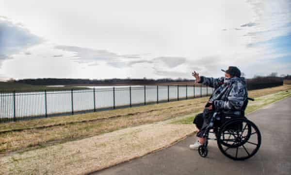 Sean McFarlane leírja, hol volt az otthona.