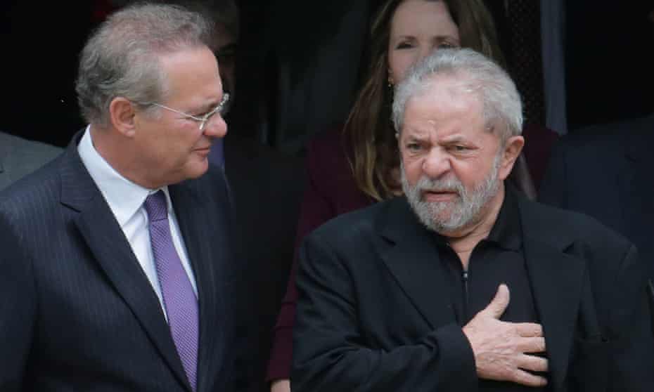 Luiz Inácio Lula da Silva, right, with Brazil’s senate president, Renan Calheiros.
