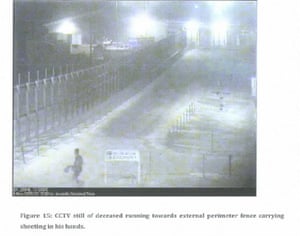 Footage of Fazel Chegeni escaping the detention centre on 6 November 2015.