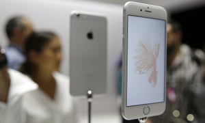 Why Apple Shouldn T Be Selling A 16gb Iphone 6s Or 6s Plus Technology The Guardian