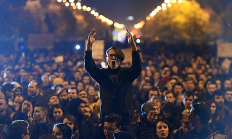 Romanians protest against the political class and authorities