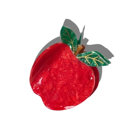 Hair clip in the shape of a red apple
