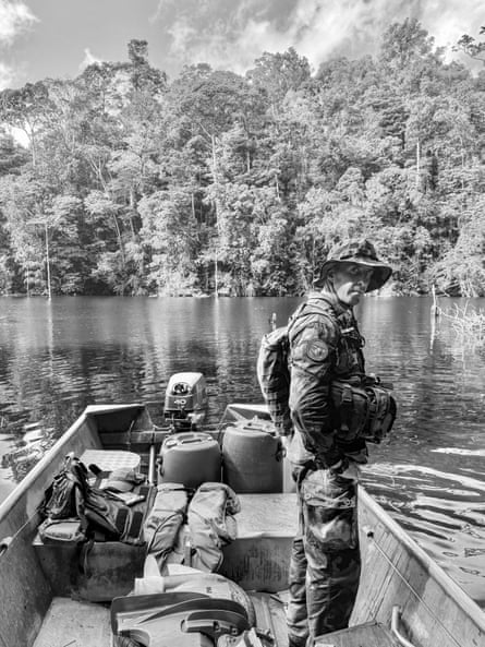 A lieutenant in the French gendarmerie after a partly successful pursuit of a pirogue of garimpeiros who fled, abandoning their boat and equipment.