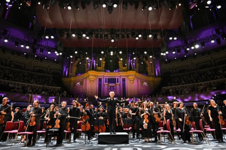 Steinaecker and the Mahler Academy Orchestra.