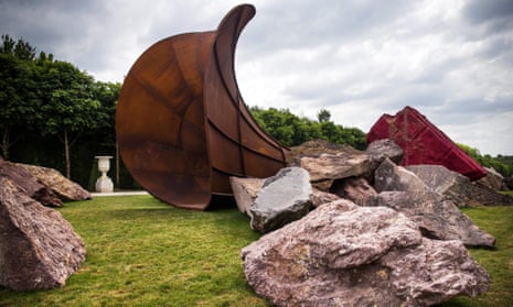 ‘Dirty Corner’ by Indian-born British sculptor, Anish Kapoor. The work sits in the gardens of the Palace of Versailles. 