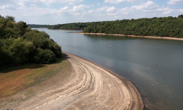 Visibly low water levels on a bend of Bewl Water reservoir in Lamberhurst, England.