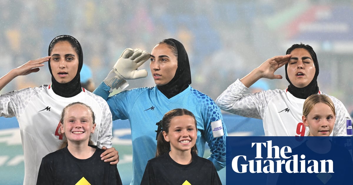 Australian government urged to protect Iran football players after national anthem backflip