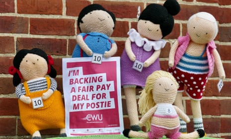 Support for the striking postal workers has been left in the form of a flyer on a post box topper by the Royal Mail sorting office in Didcot, Oxfordshire.
