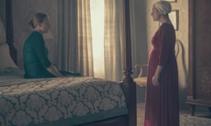 Serena Joy (Yvonne Strahovski) and Offred (Elisabeth Moss).