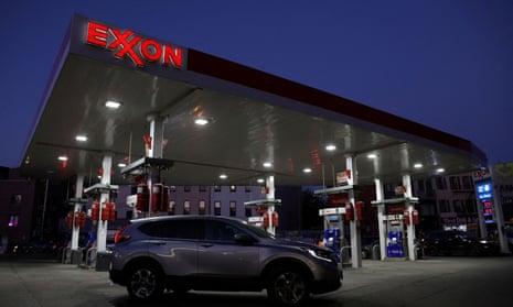 exxon gas station in the dark