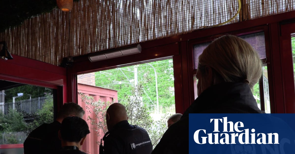 आव्रजन अधिकारियों को लोगों के साथ सम्मानपूर्वक व्यवहार करना चाहिए | पत्र