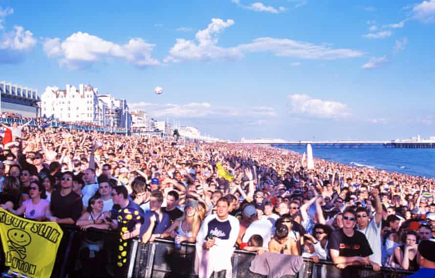 Brighton rocked... 250 thousand fans attended the Big Beach Boutique in 2002.