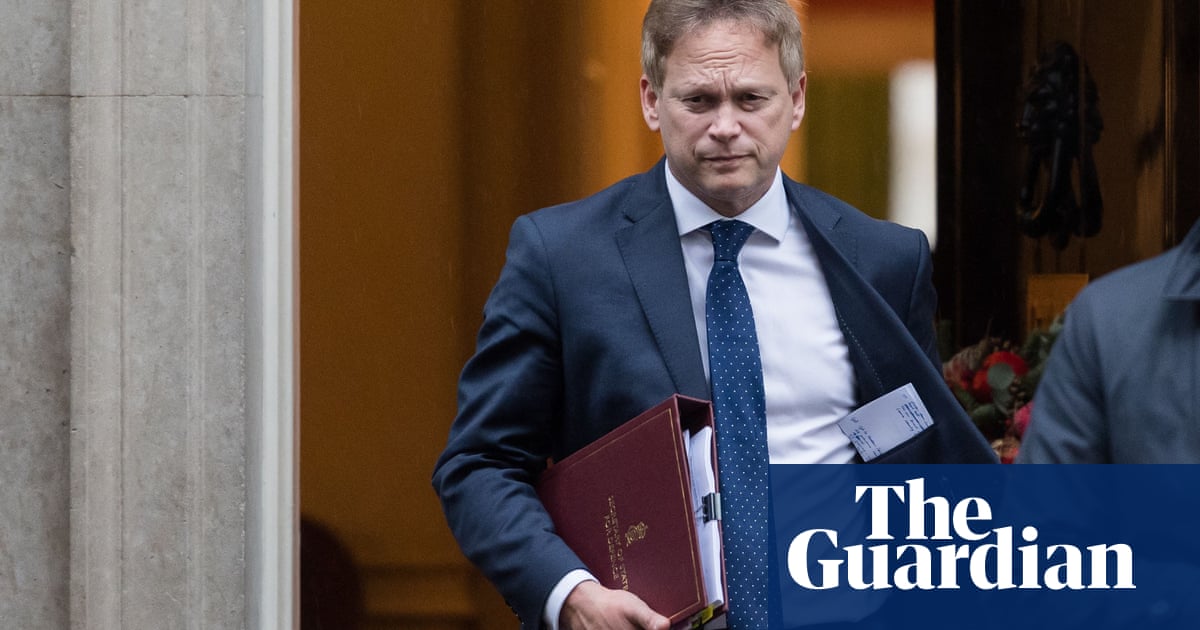 Министърът на отбраната казва че Обединеното кралство няма да се