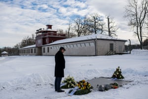 An official marks Holocaust Remembrance Day in Weimar, Germany