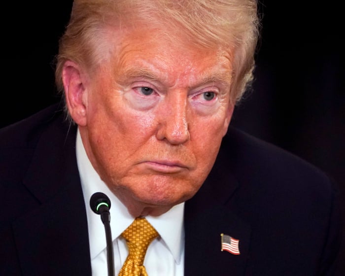 Trump plans land strikes against alleged drug traffickers from Venezuela