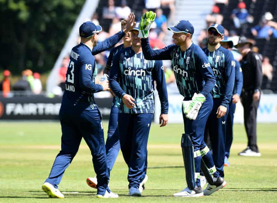 Liam Livingstone and Jos Buttler after dismissing Tom Cooper.