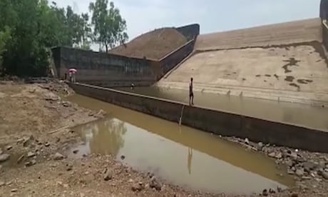 Indian official fined after draining reservoir in search of mobile phone
