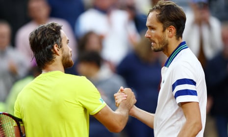 French Open 2024: Zverev v Griekspoor; Sabalenka and Rybakina win – live Daniil Medvedev shakes hands with Tomas Machac after winning his third round match.