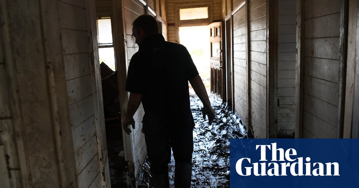 ‘A heifer came into the bedroom’: Kevin survived the NSW floods – but his dairy farm might not | Flooding ‘A heifer came into the bedroom’: Kevin survived the NSW floods – but his dairy farm might not | Flooding