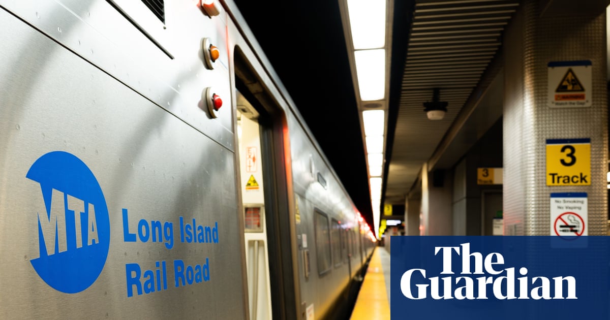 Shutdown of US’s largest commuter rail system enters second day amid strike Shutdown of US’s largest commuter rail system enters second day amid strike