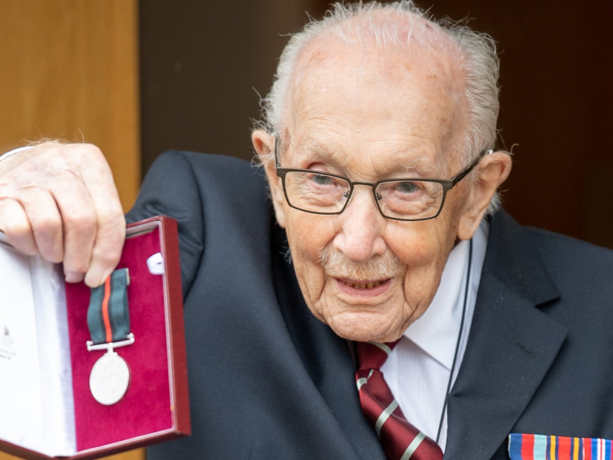 Captain Tom Promoted To Colonel On 100th Birthday In Flood Of Cards British Army The Guardian