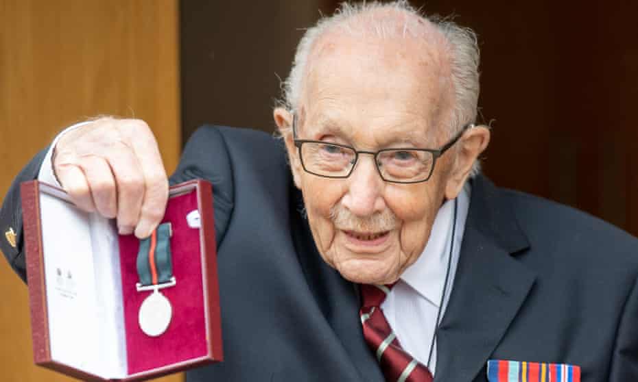 Tom Moore with the Yorkshire Regiment medal he received along with his new rank of colonel to mark his 100th Birthday. 