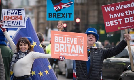 Pro and anti Brexit demonstrators outside the Houses of Parliament