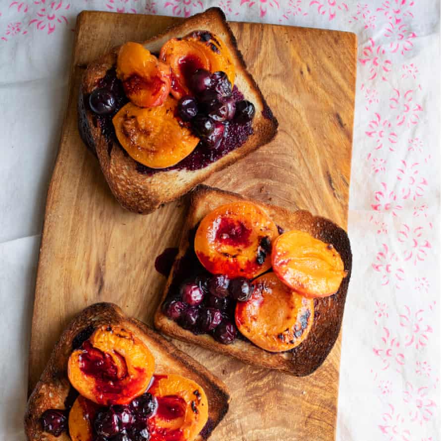 Brioche toast with grilled apricots and blueberries.