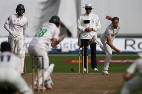 Chris Woakes bowling to Leicestershire's Stephen Eskinazi.