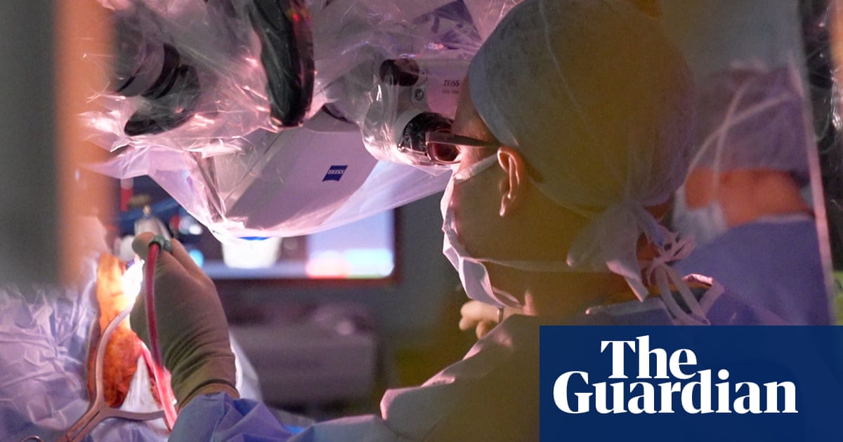 30,000 cancer patients waiting for treatment in England