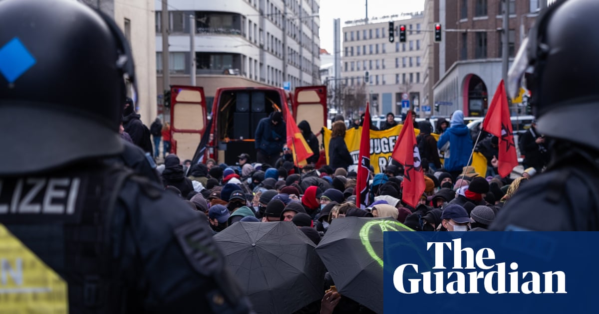 Seven alleged members of German far-left group go on trial over attacks