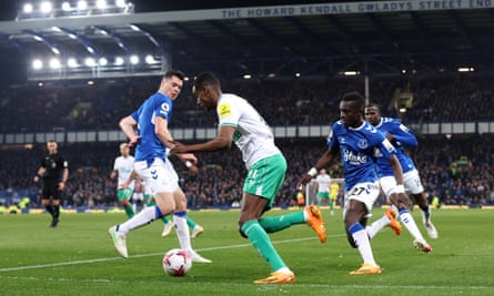 Alexander Isak leads the everton players a merry dance during a mesmerisng dribble that set up the fourth goal for Jacob Murphy.