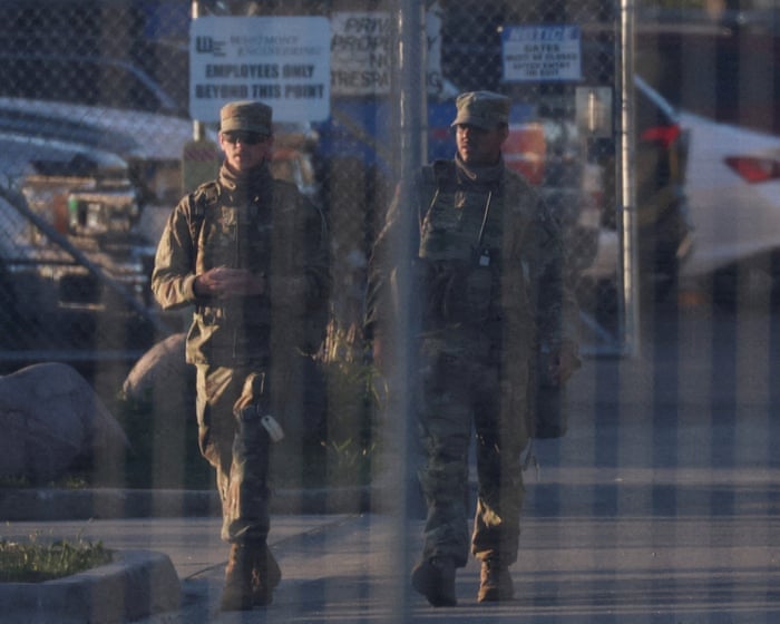 Trump officials ask supreme court to permit national guard in Illinois