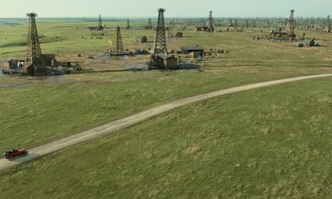 A scene from Killers of the Flower Moon showing Osage land as an oil field.