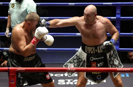 Tyson Fury thumps Wach with a jab