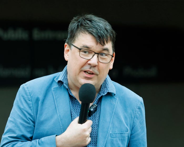 Met police chief calls for review of law after Graham Linehan arrest