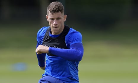 Everton’s Ross Barkley keeps himself busy during Thursday’s training session at Finch Farm.